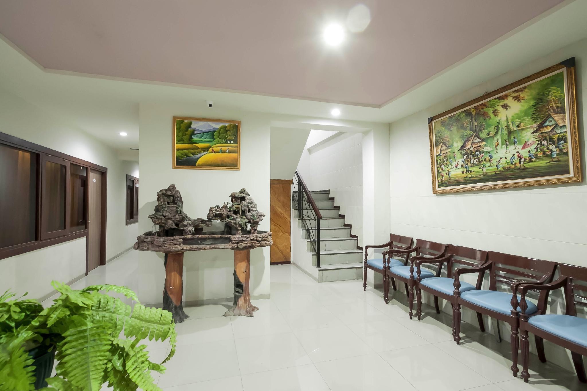 Готель Reddoorz @ Panglima Sudirman Сурабая Екстер'єр фото