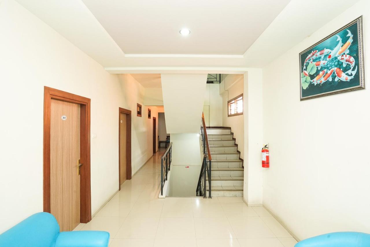 Готель Reddoorz @ Panglima Sudirman Сурабая Екстер'єр фото