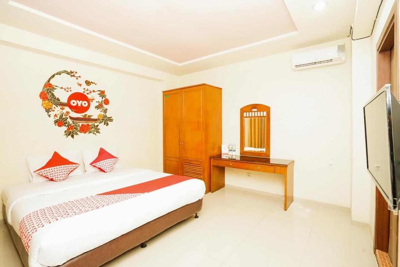 Готель Reddoorz @ Panglima Sudirman Сурабая Екстер'єр фото